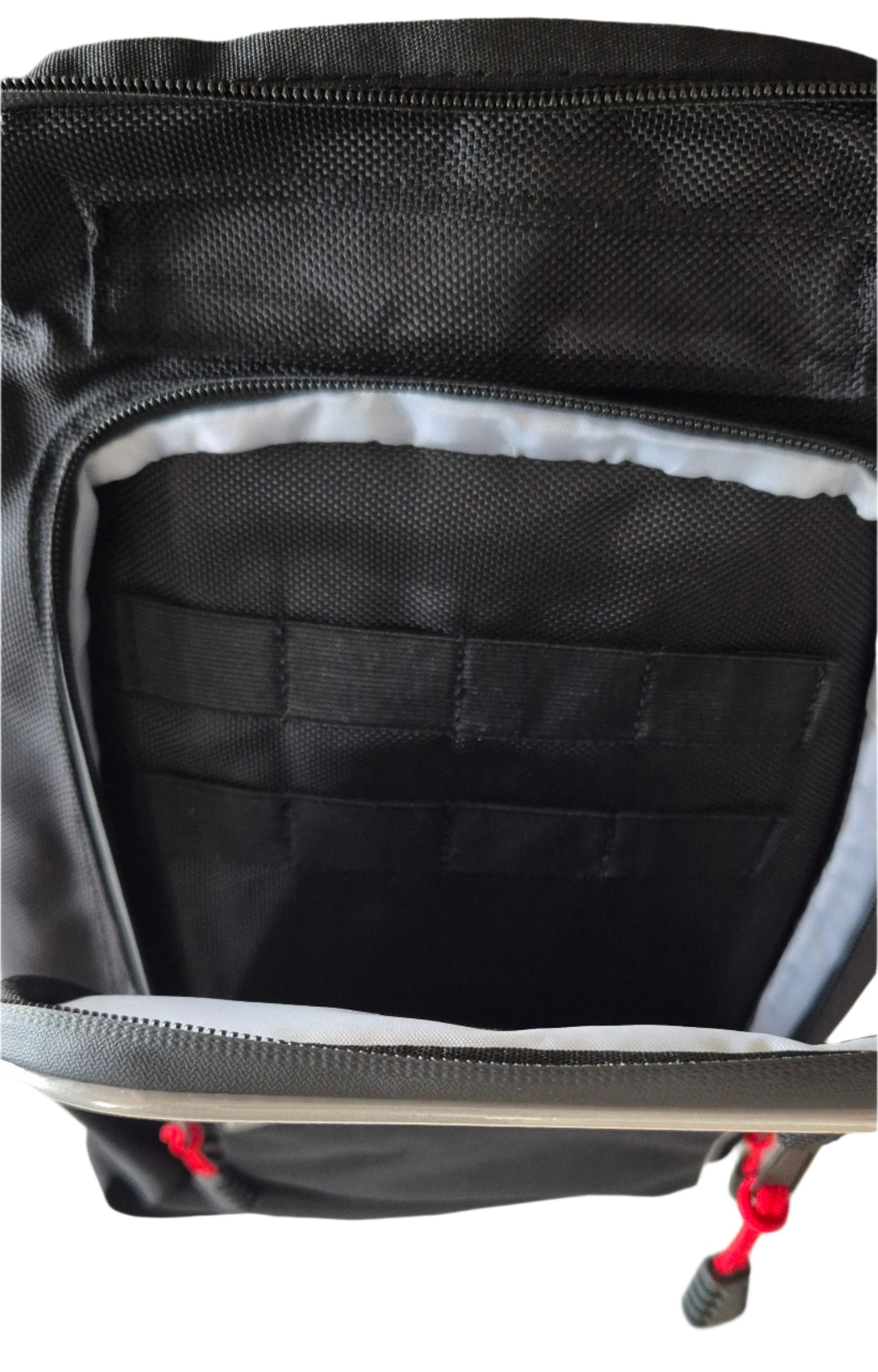 Kælitaska milli sæta á buggy bíl